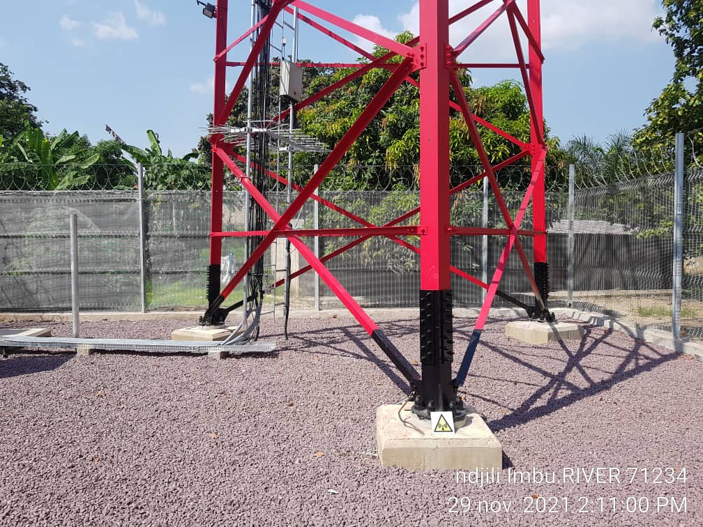 Tour de télécommunication